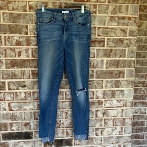 Good American Medium Wash Distressed Raw Hem Skinny Jeans